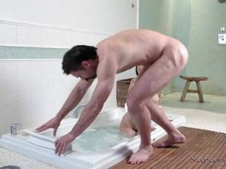 Порно бдсм с водой